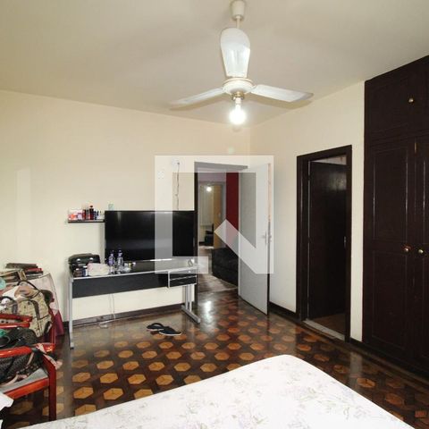Casa à venda com 360m², 4 quartos e 8 vagasQuarto 3 - Suíte