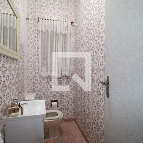 Casa à venda com 360m², 4 quartos e 8 vagasLavabo