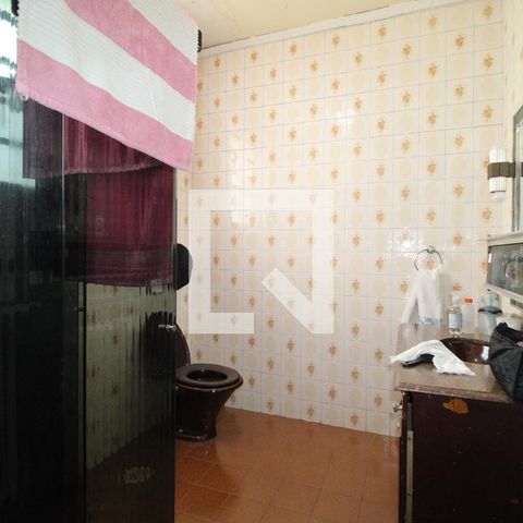 Casa à venda com 360m², 4 quartos e 8 vagasBanheiro da Suíte - Quarto 3