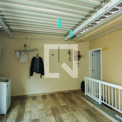 Casa à venda com 250m², 3 quartos e 4 vagasÁrea de Serviço