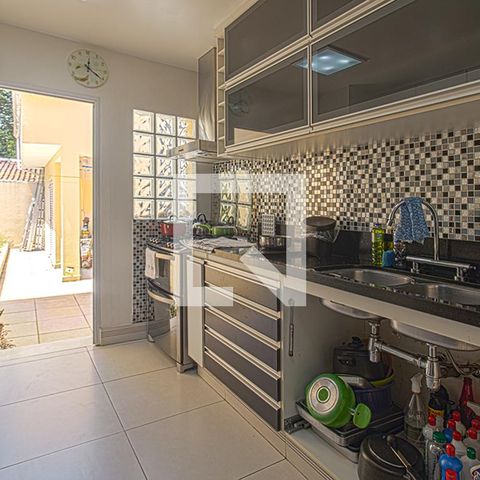 Casa à venda com 225m², 4 quartos e 6 vagasCozinha 