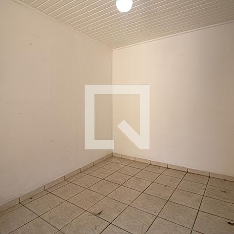 Casa à venda com 225m², 4 quartos e 6 vagasEdícula sala 
