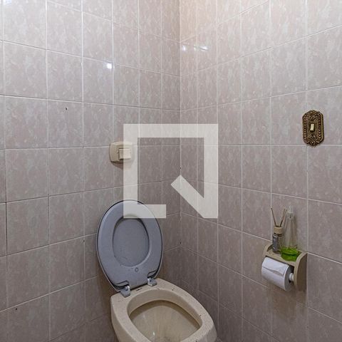 Casa à venda com 225m², 4 quartos e 6 vagasEdícula Banheiro 