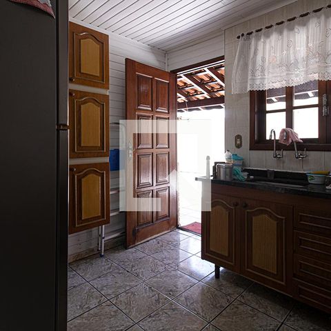 Casa à venda com 225m², 4 quartos e 6 vagasCozinha Edícula 