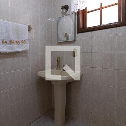 Casa à venda com 225m², 4 quartos e 6 vagasEdícula Banheiro 