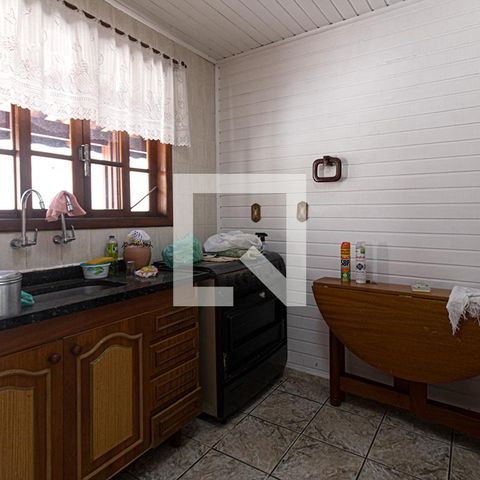 Casa à venda com 225m², 4 quartos e 6 vagasCozinha Edícula 