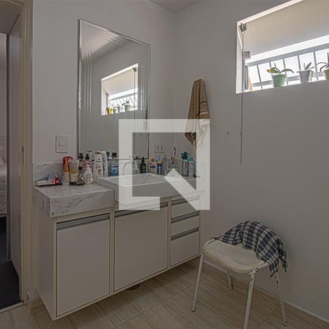 Casa à venda com 225m², 4 quartos e 6 vagasBanheiro Suíte 