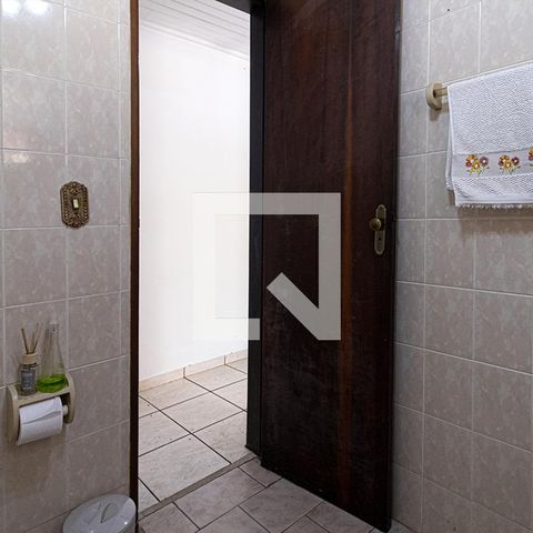Casa à venda com 225m², 4 quartos e 6 vagasEdícula Banheiro 