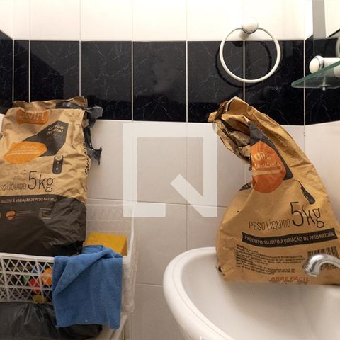 Casa à venda com 225m², 4 quartos e 6 vagasBanheiro de serviço