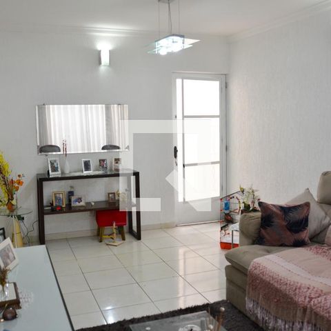 Casa à venda com 200m², 3 quartos e 4 vagasSala