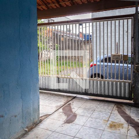 Casa à venda com 160m², 3 quartos e 1 vaga Casa à venda com 160m², 3 quartos e 1 vagaQuintal + área de serviço