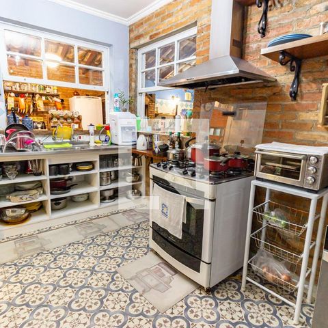 Casa à venda com 228m², 3 quartos e 2 vagasCozinha
