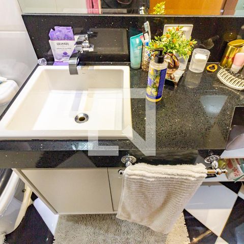 Casa à venda com 228m², 3 quartos e 2 vagasBanheiro