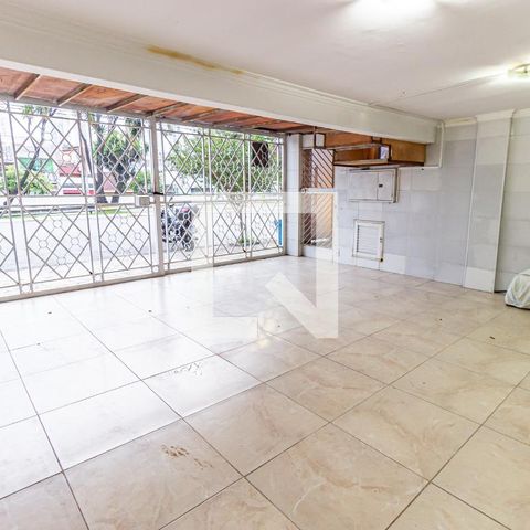 Casa à venda com 228m², 3 quartos e 2 vagasGaragem