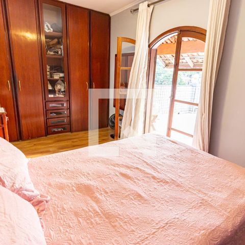 Casa à venda com 228m², 3 quartos e 2 vagasSuíte