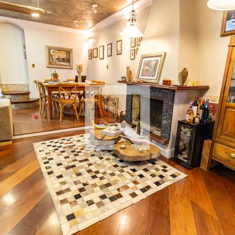 Casa à venda com 228m², 3 quartos e 2 vagasSala