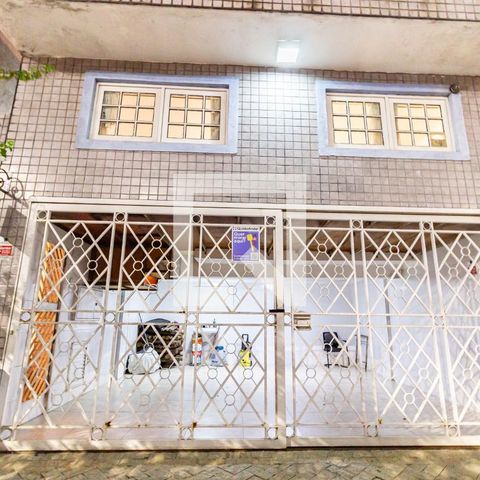 Casa à venda com 228m², 3 quartos e 2 vagasFachada