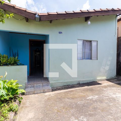 Casa à venda com 70m², 2 quartos e 2 vagas Casa à venda com 70m², 2 quartos e 2 vagasGaragem