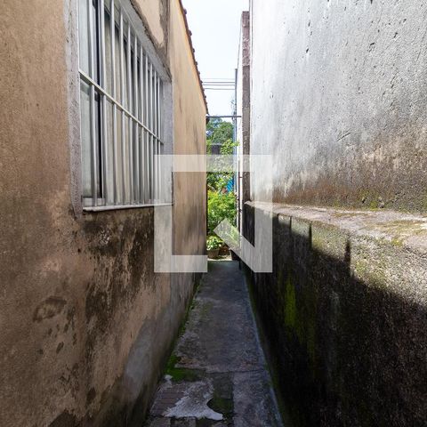 Casa à venda com 70m², 2 quartos e 2 vagas Casa à venda com 70m², 2 quartos e 2 vagasCorredor