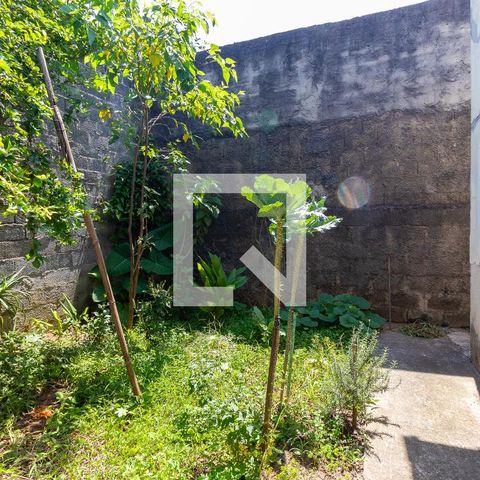 Casa à venda com 70m², 2 quartos e 2 vagas Casa à venda com 70m², 2 quartos e 2 vagasQuintal