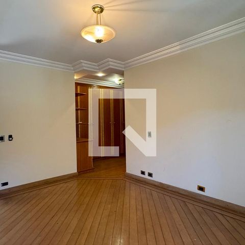 Casa de condomínio à venda com 975m², 4 quartos e 8 vagasSuíte 1