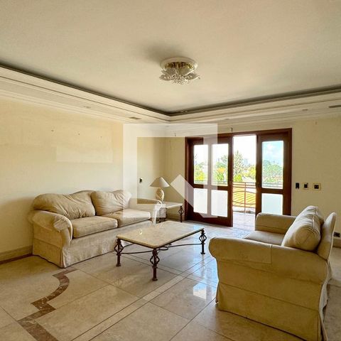 Casa de condomínio à venda com 975m², 4 quartos e 8 vagasSala