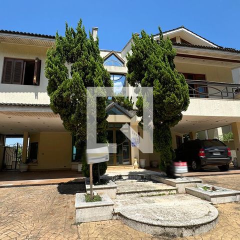 Casa de condomínio à venda com 975m², 4 quartos e 8 vagasGaragem