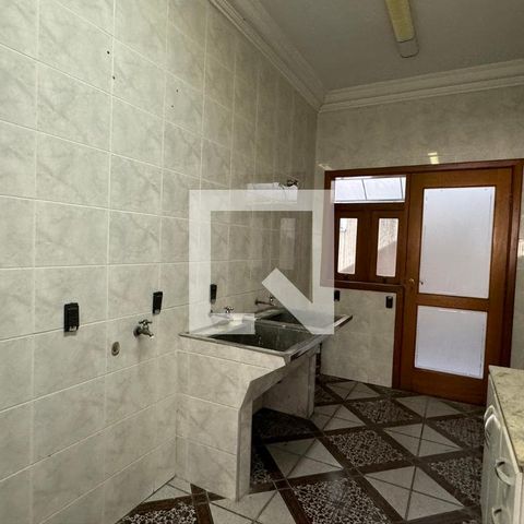 Casa de condomínio à venda com 975m², 4 quartos e 8 vagasÁrea de Serviço