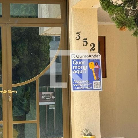Casa de condomínio à venda com 975m², 4 quartos e 8 vagasFachada