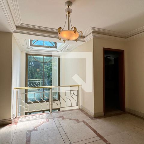 Casa de condomínio à venda com 975m², 4 quartos e 8 vagasHall