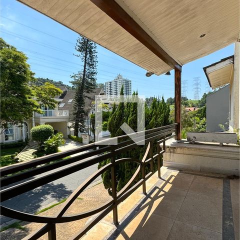 Casa de condomínio à venda com 975m², 4 quartos e 8 vagassacada da Sala de TV
