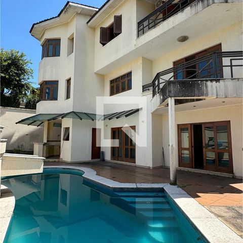 Casa de condomínio à venda com 975m², 4 quartos e 8 vagasPiscina