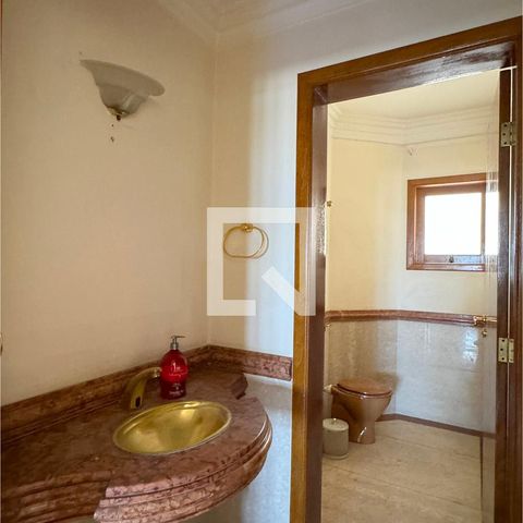 Casa de condomínio à venda com 975m², 4 quartos e 8 vagasLavabo