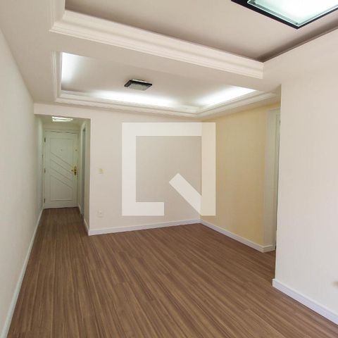 Apartamento à venda com 85m², 3 quartos e 2 vagas Apartamento à venda com 85m², 3 quartos e 2 vagasSala