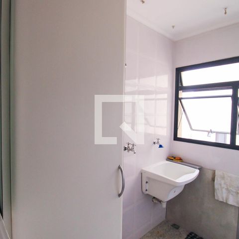 Apartamento à venda com 85m², 3 quartos e 2 vagas Apartamento à venda com 85m², 3 quartos e 2 vagasÁrea de Serviço