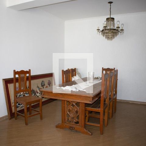 Casa à venda com 240m², 3 quartos e 3 vagasSala