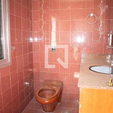 Casa à venda com 240m², 3 quartos e 3 vagasBanheiro do Quarto 2
