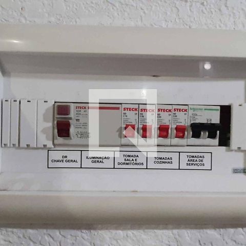 Apartamento à venda com 40m², 2 quartos e 1 vaga Apartamento à venda com 40m², 2 quartos e 1 vagaQuadro de Luz