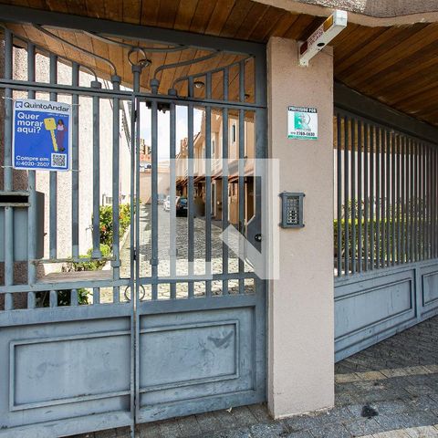 Casa à venda com 110m², 3 quartos e 2 vagasFachada