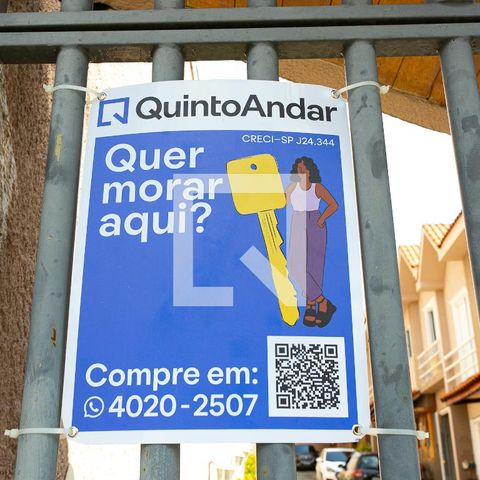 Casa à venda com 110m², 3 quartos e 2 vagasFachada - Placa