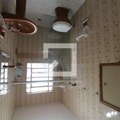 Casa à venda com 180m², 3 quartos e 2 vagasBanheiro Social - Superior
