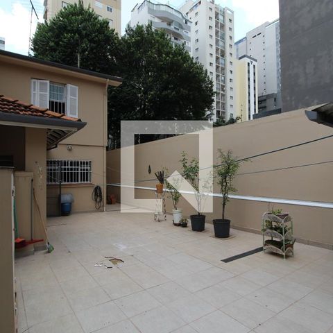 Casa à venda com 180m², 3 quartos e 2 vagasQuintal