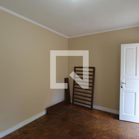 Casa à venda com 180m², 3 quartos e 2 vagasQuarto de Serviço - Suíte