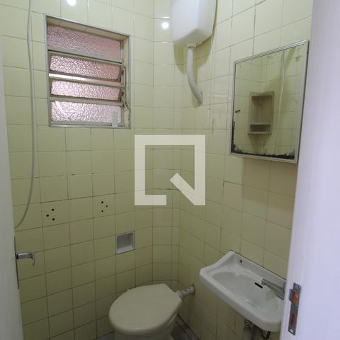 Casa à venda com 180m², 3 quartos e 2 vagasBanheiro do Quintal