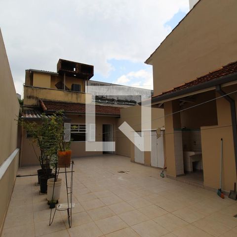 Casa à venda com 180m², 3 quartos e 2 vagasQuintal
