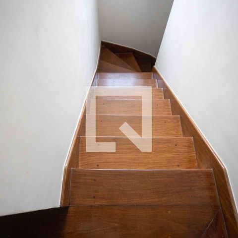 Casa para alugar com 660m², 4 quartos e 3 vagasEscada