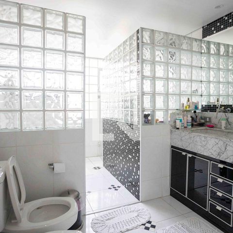 Casa para alugar com 660m², 4 quartos e 3 vagasBanheiro da Suíte 2