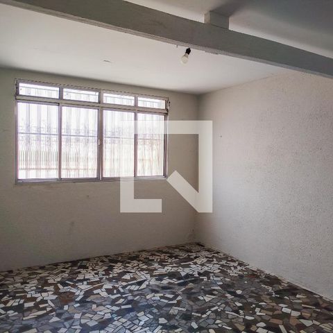Casa à venda com 168m², 2 quartos e 2 vagas Casa à venda com 168m², 2 quartos e 2 vagasEdicula
