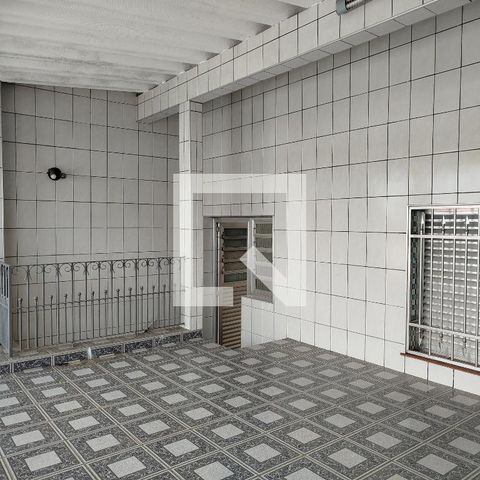 Casa à venda com 168m², 2 quartos e 2 vagas Casa à venda com 168m², 2 quartos e 2 vagasQuintal