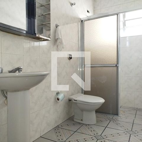 Casa à venda com 168m², 2 quartos e 2 vagas Casa à venda com 168m², 2 quartos e 2 vagasBanheiro